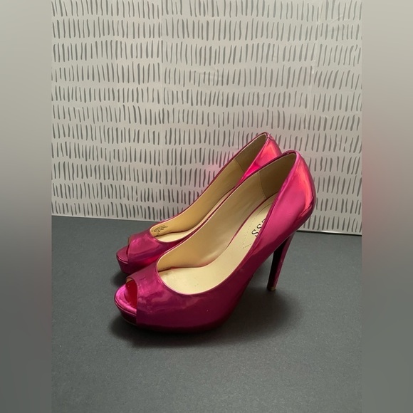 GUESS - Hot Pink Metallic - Peep Toe Stiletto Platform Heel - SIZE 7.5 - Picture 8 of 9